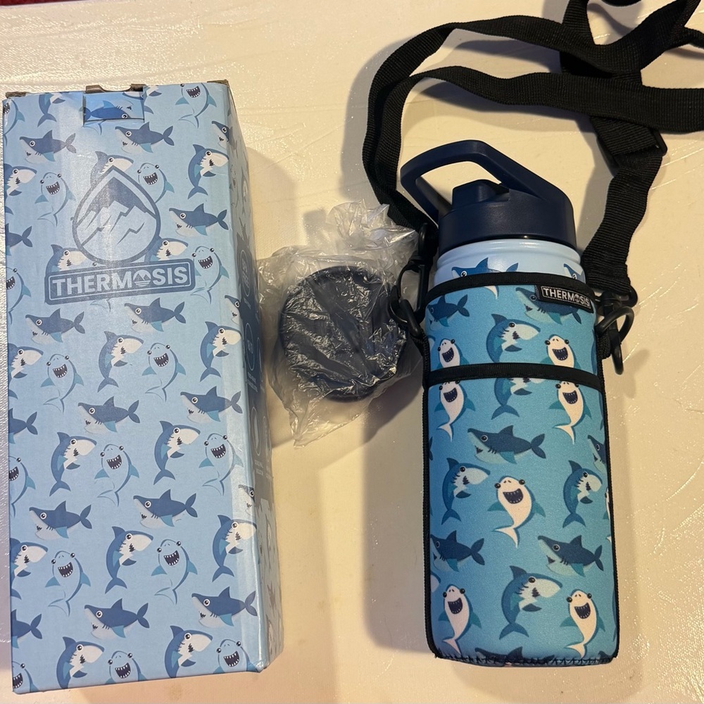 Thermos Kids Shark Print Insulated Bottle & Neoprene Pouch - Light Blue